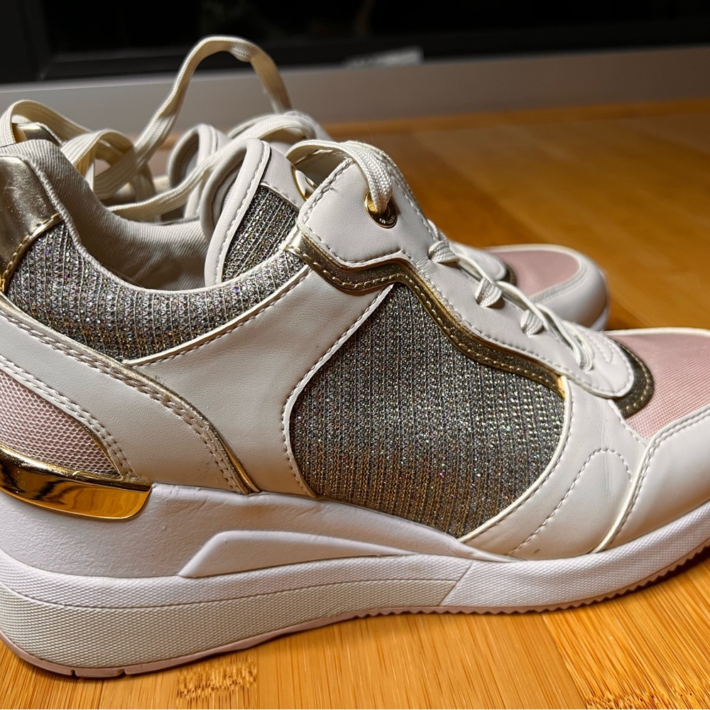 Michael Kors Women's Sneakers in Cream and Gold